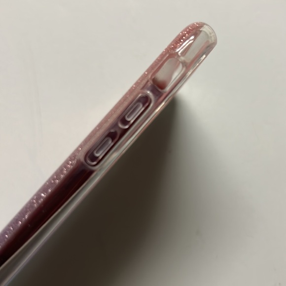 Kate Spade Case for iPhone SE and 8/7/6S/6 - Picture 3 of 5